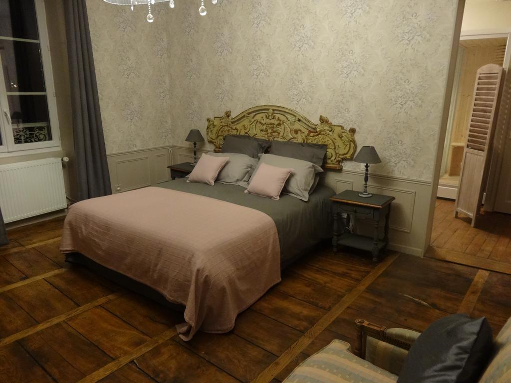 La Bromontoise Chambres d'Hôtes Pontgibaud Quarto foto